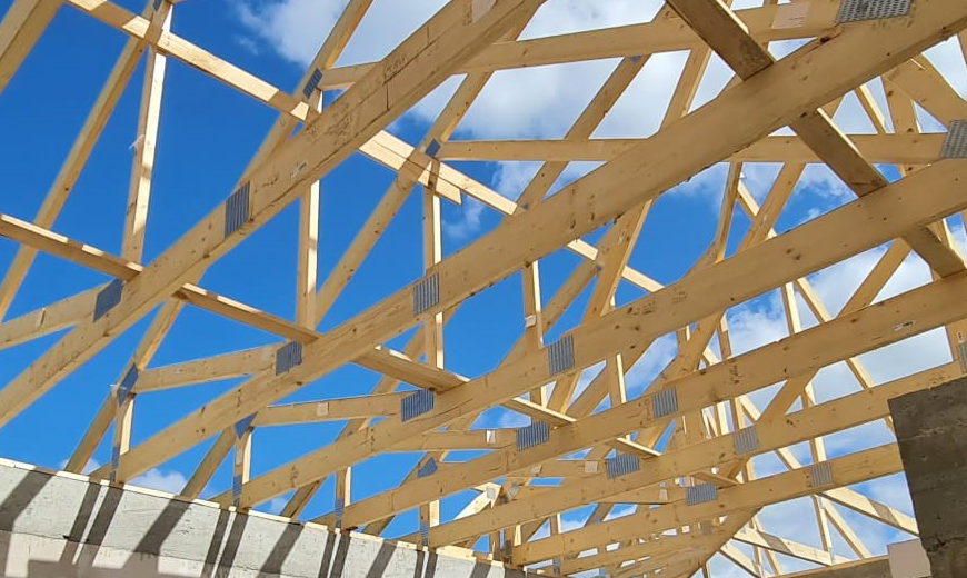 Konstrukcja_dachowa_dla_budynku_wielopołaciowego - PKD Linter - producent wiązarów dachowych